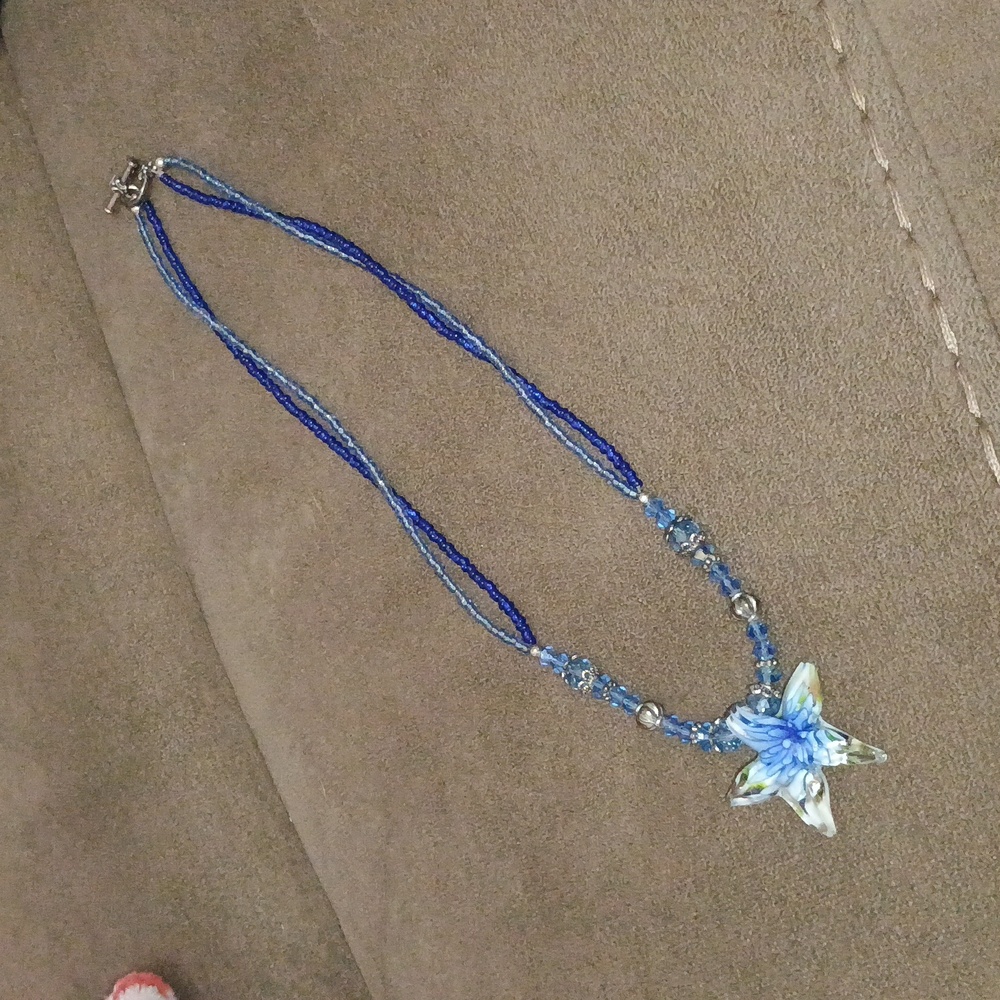Glass And Beaded Toggle Necklace - Picture 2 of 3